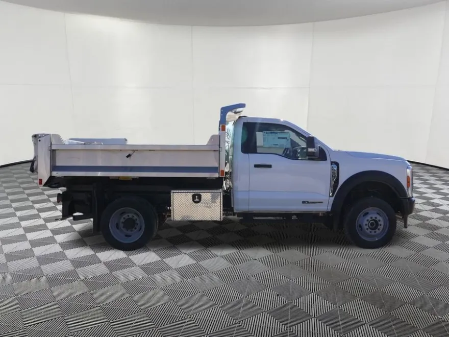 2024 Ford F-550 XL photo 1