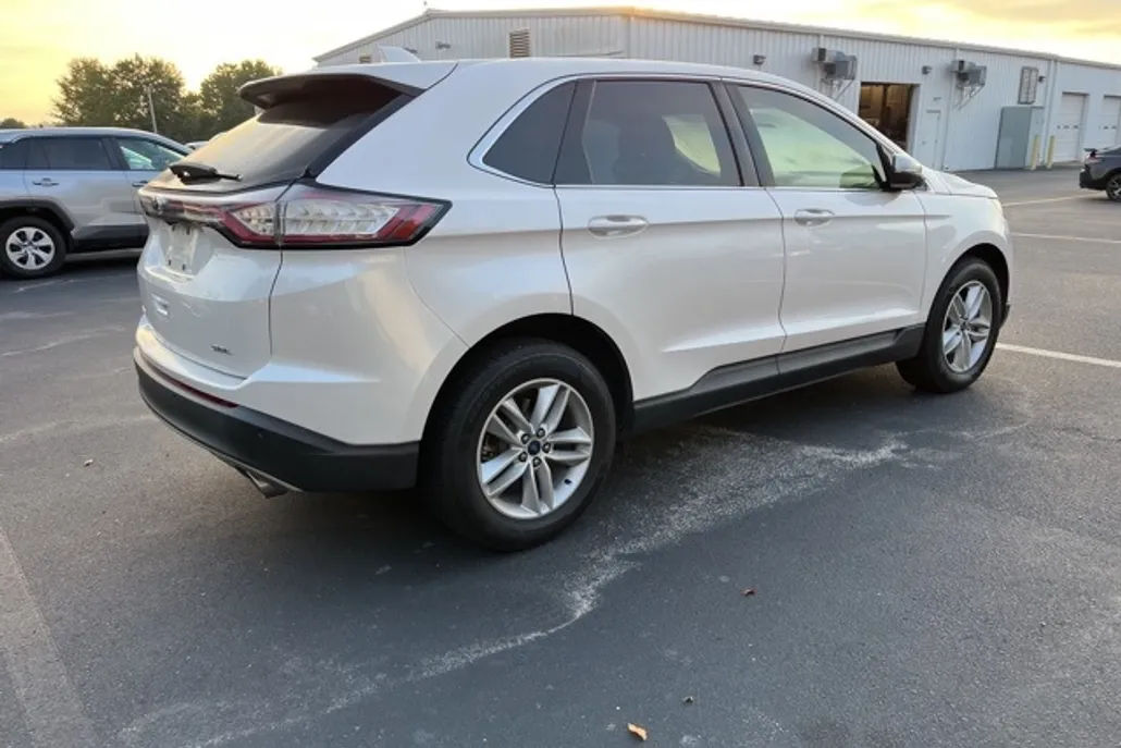 2018 Ford Edge SEL photo 1