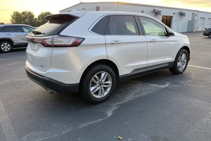 2018 Ford Edge SEL photo 1