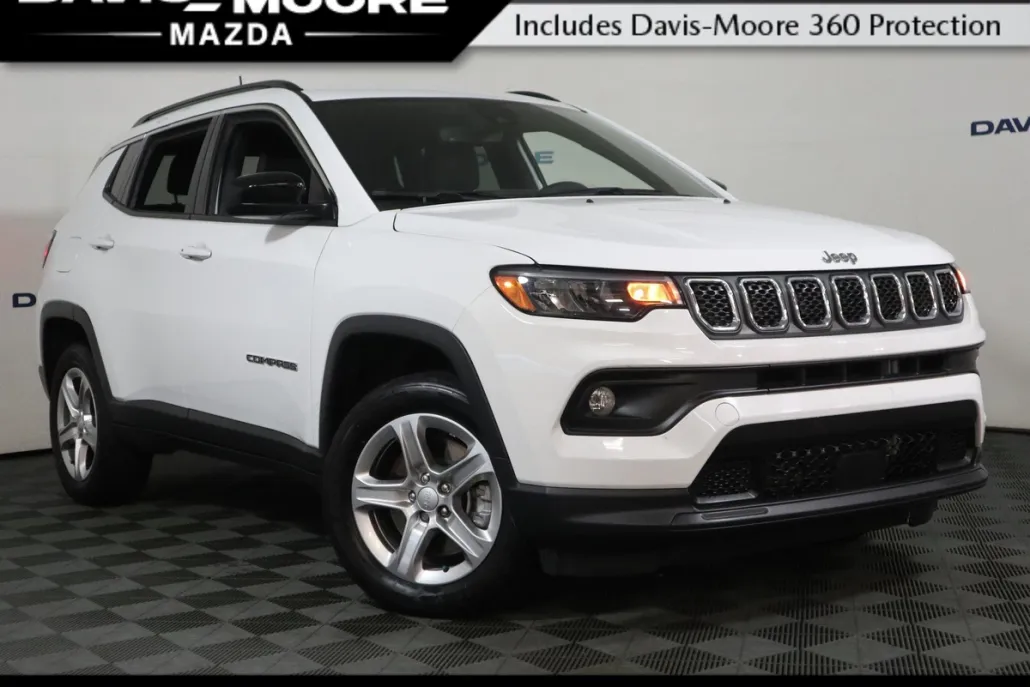2023 Jeep Compass Latitude photo 1