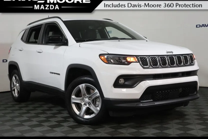 2023 Jeep Compass Latitude photo 1