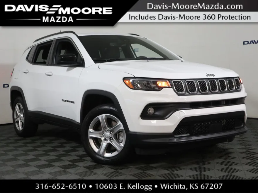 2023 Jeep Compass Latitude photo 1