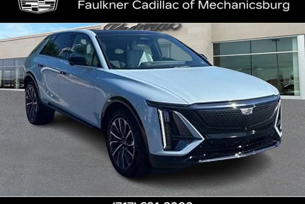 2024 Cadillac Lyriq Sport photo 1