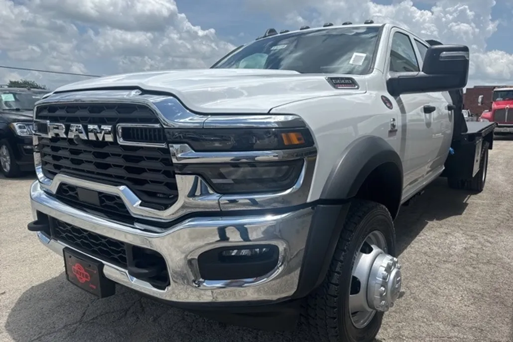 2025 Ram 5500 Tradesman photo 1