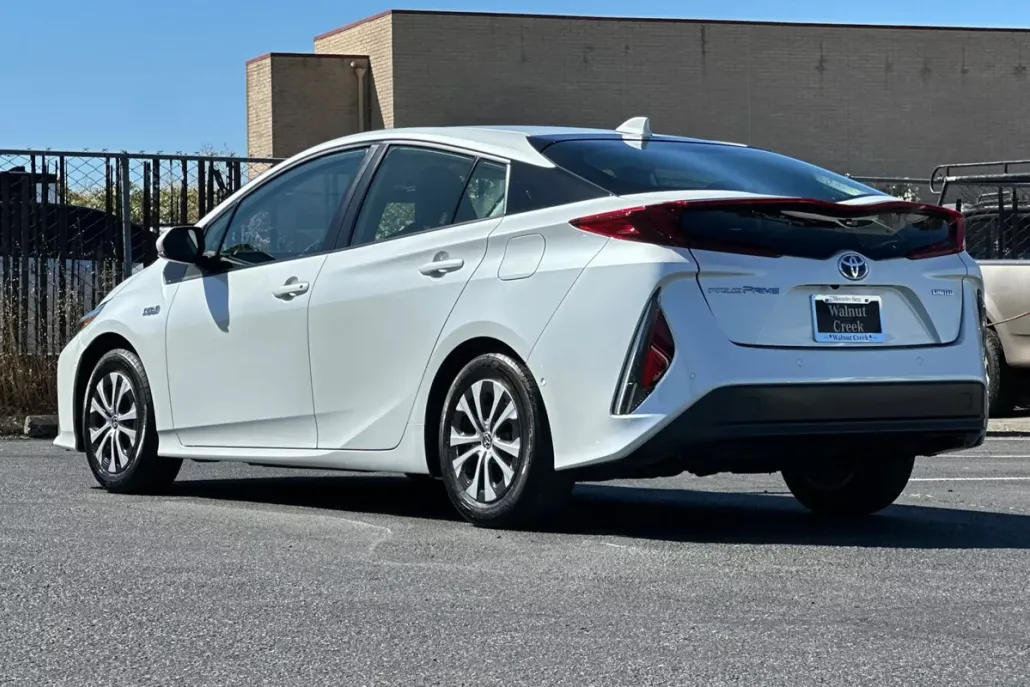2021 Toyota Prius Prime Limited photo 1