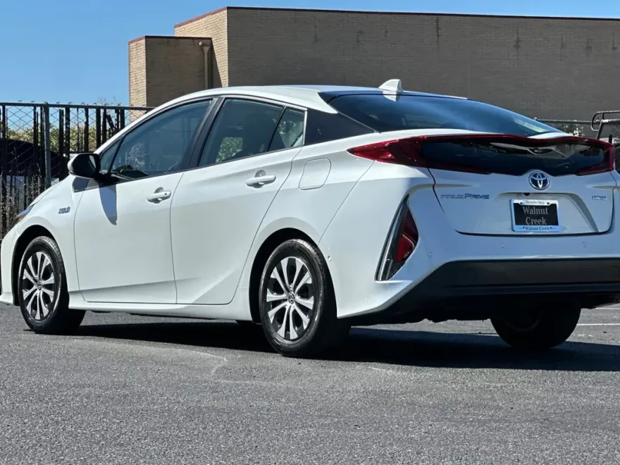 2021 Toyota Prius Prime Limited photo 1