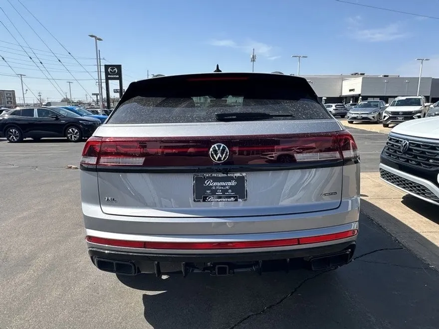 2025 Volkswagen Atlas Cross Sport SEL R-Line photo 1
