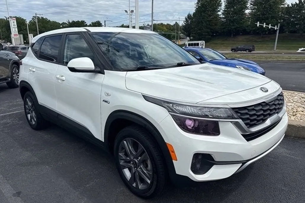 2021 Kia Seltos LX photo 1