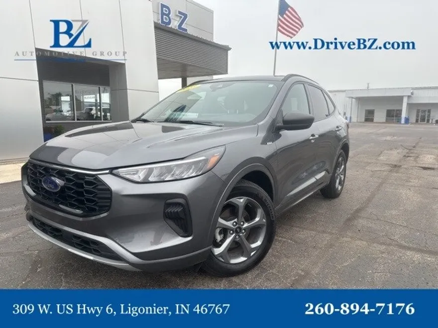 2023 Ford Escape ST-Line photo 1