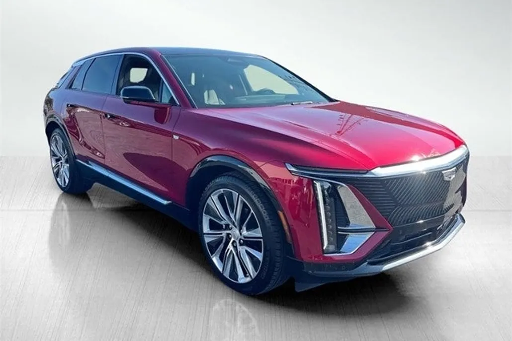 2024 Cadillac Lyriq Luxury photo 1