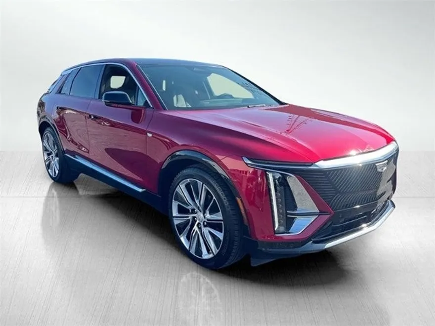 2024 Cadillac Lyriq Luxury photo 1