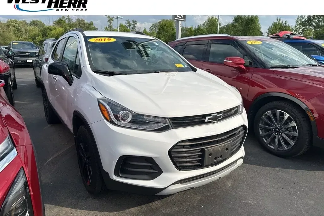2019 Chevrolet Trax LT photo 1