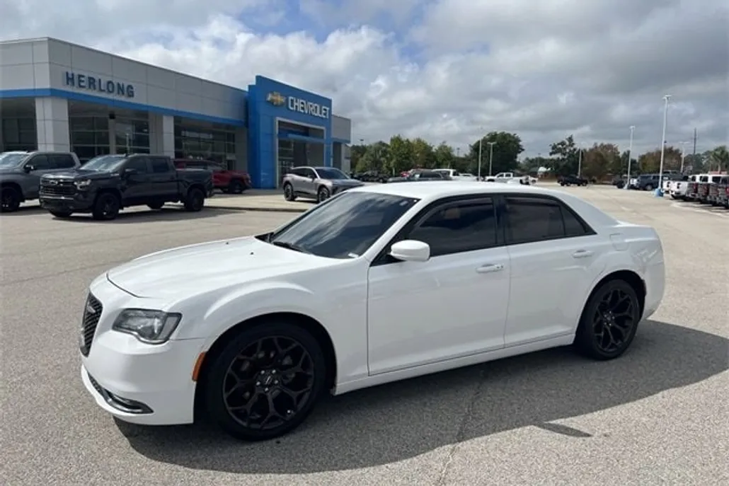 2020 Chrysler 300 S photo 1