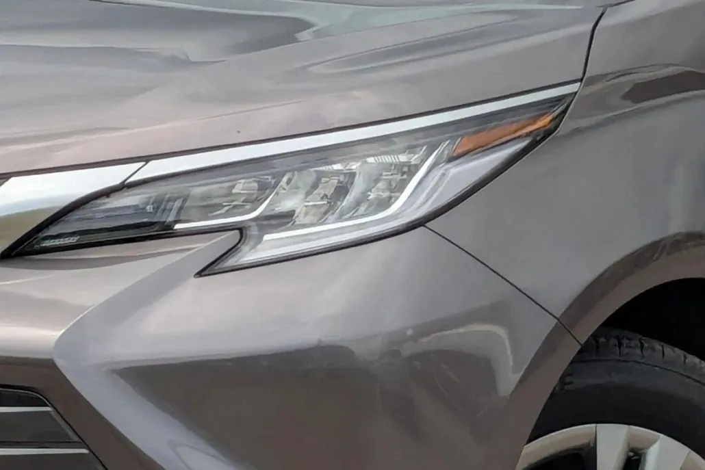 2024 Toyota Sienna Limited photo 1