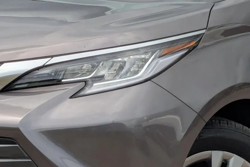 2024 Toyota Sienna Limited photo 1