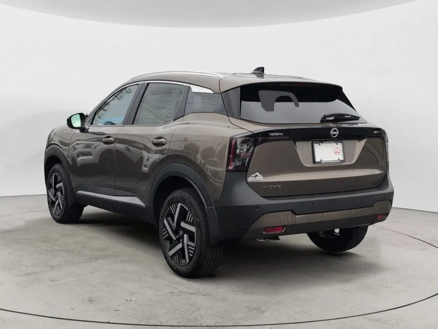 2026 Nissan Kicks SV photo 1