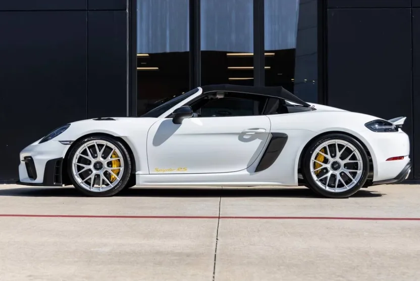 2025 Porsche Boxster Spyder photo 1
