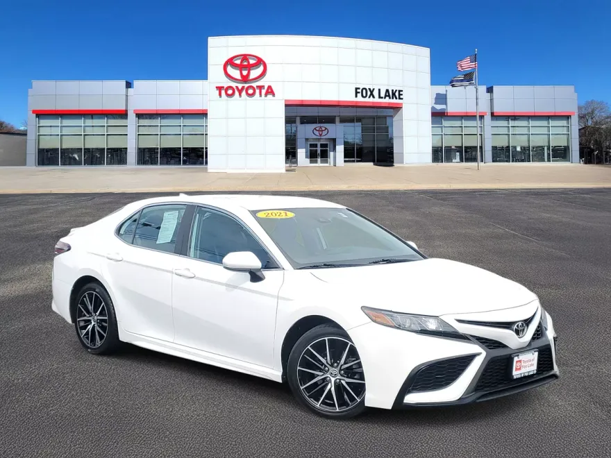 2021 Toyota Camry SE photo 1