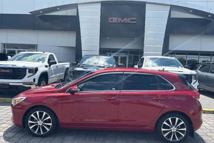 2018 Hyundai Elantra GT Base photo 1