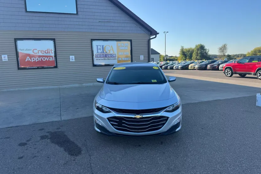 2019 Chevrolet Malibu 1LT photo 1