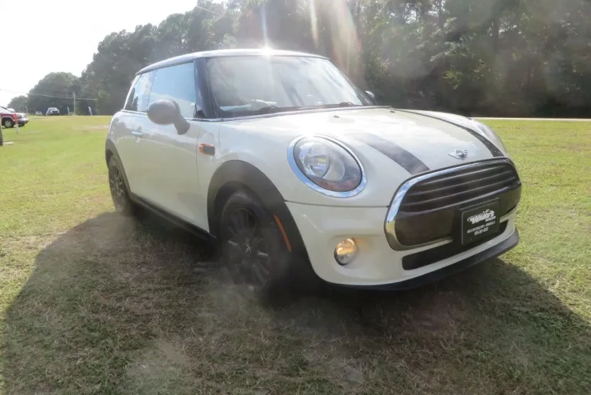 2016 Mini Cooper Hardtop photo 1
