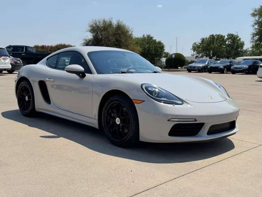 2019 Porsche Cayman T photo 1