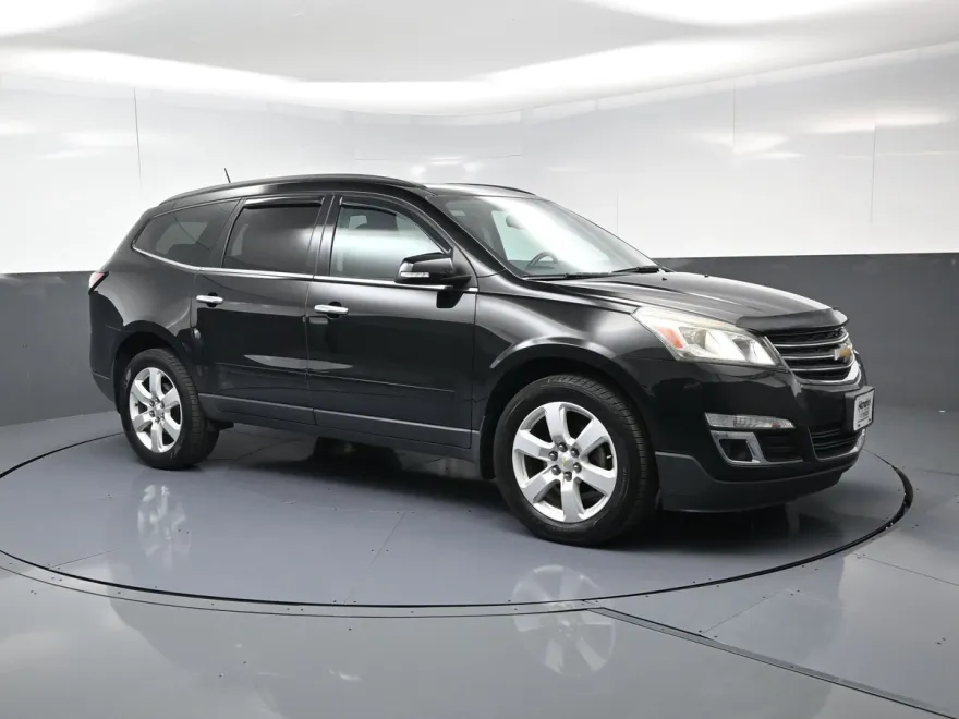 2016 Chevrolet Traverse 1LT photo 1