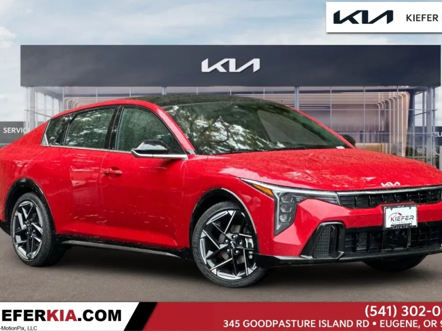 2025 Kia K4 GT-Line photo 1
