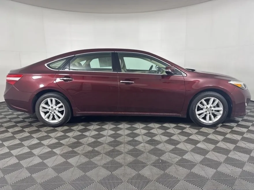 2015 Toyota Avalon XLE Premium photo 1