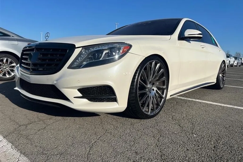 2018 Mercedes Benz E 300 photo 1