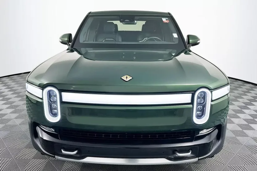 2023 Rivian R1T Adventure photo 1
