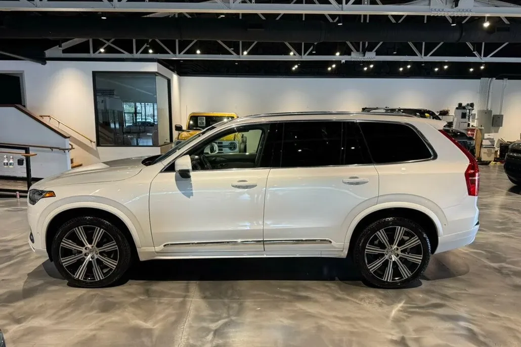2024 Volvo XC90 Plus photo 1
