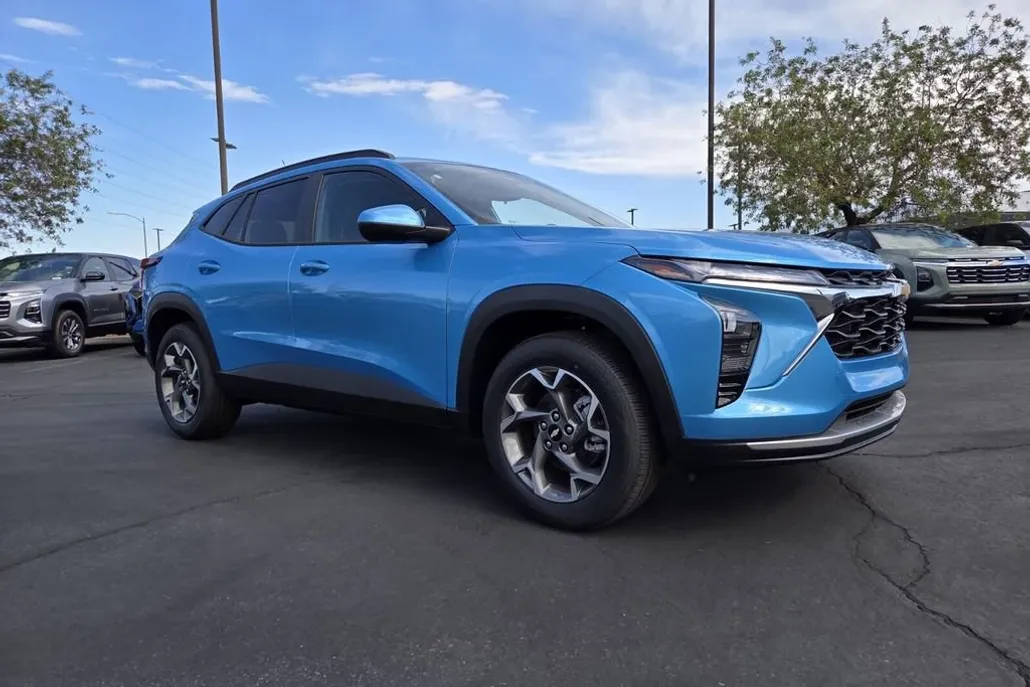 2026 Chevrolet Trax LT photo 1