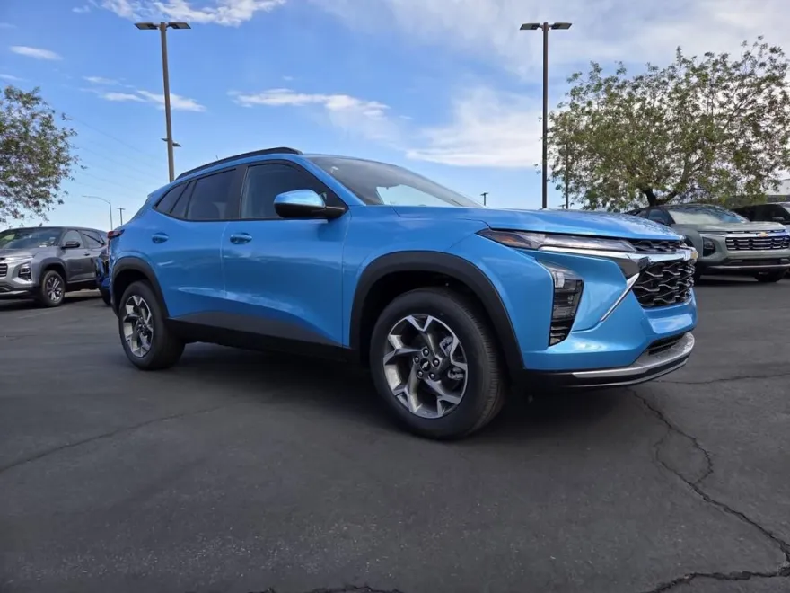 2026 Chevrolet Trax LT photo 1