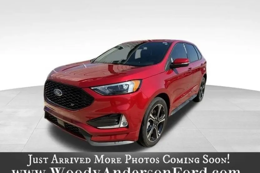 2023 Ford Edge ST photo 1