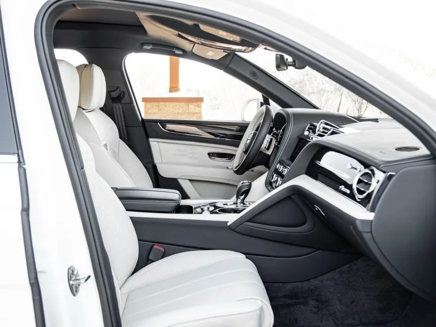 2024 Bentley Bentayga EWB Base photo 25