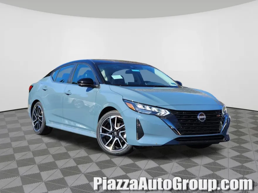 2025 Nissan Sentra SR photo 1