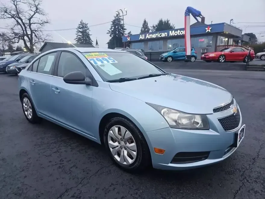 2012 Chevrolet Cruze LS photo 1