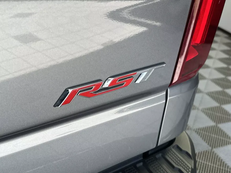 2022 Chevrolet Silverado 1500 RST photo 1