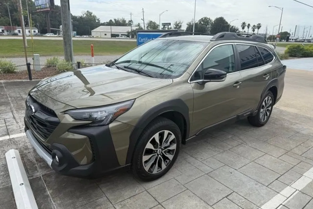 2023 Subaru Outback Limited photo 1