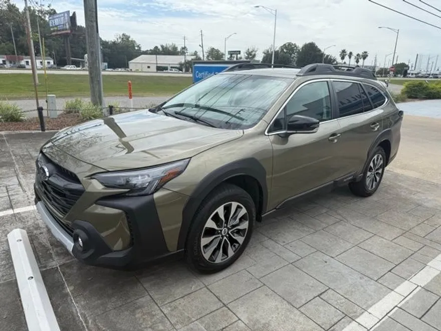 2023 Subaru Outback Limited photo 1