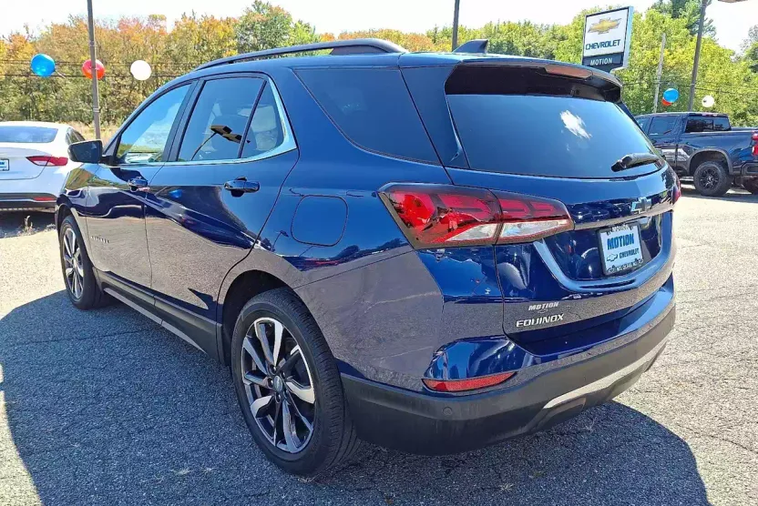 2022 Chevrolet Equinox LT photo 1