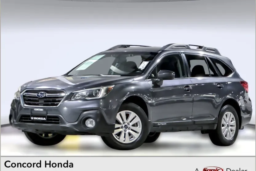 2019 Subaru Outback 2.5i Premium photo 1