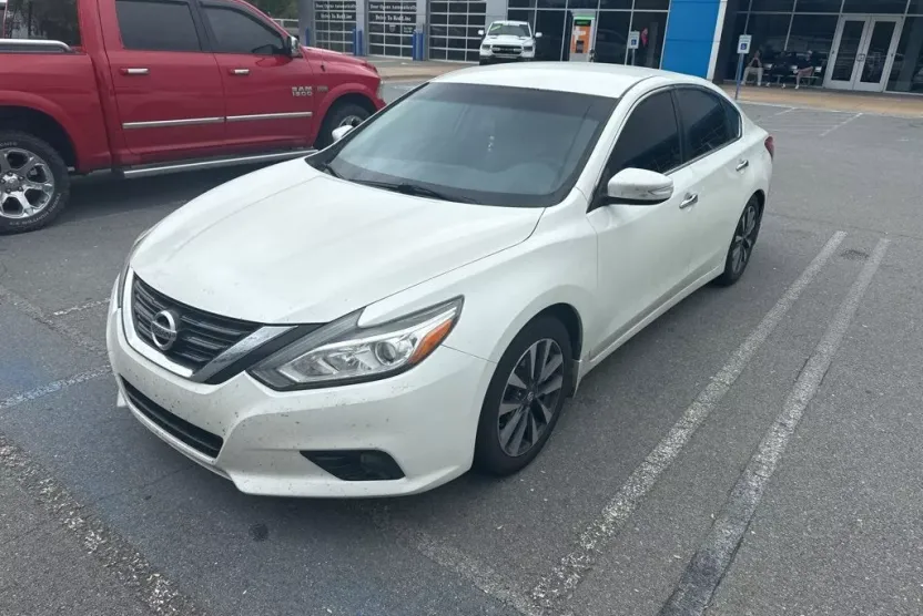 2017 Nissan Altima 2.5 SL photo 1