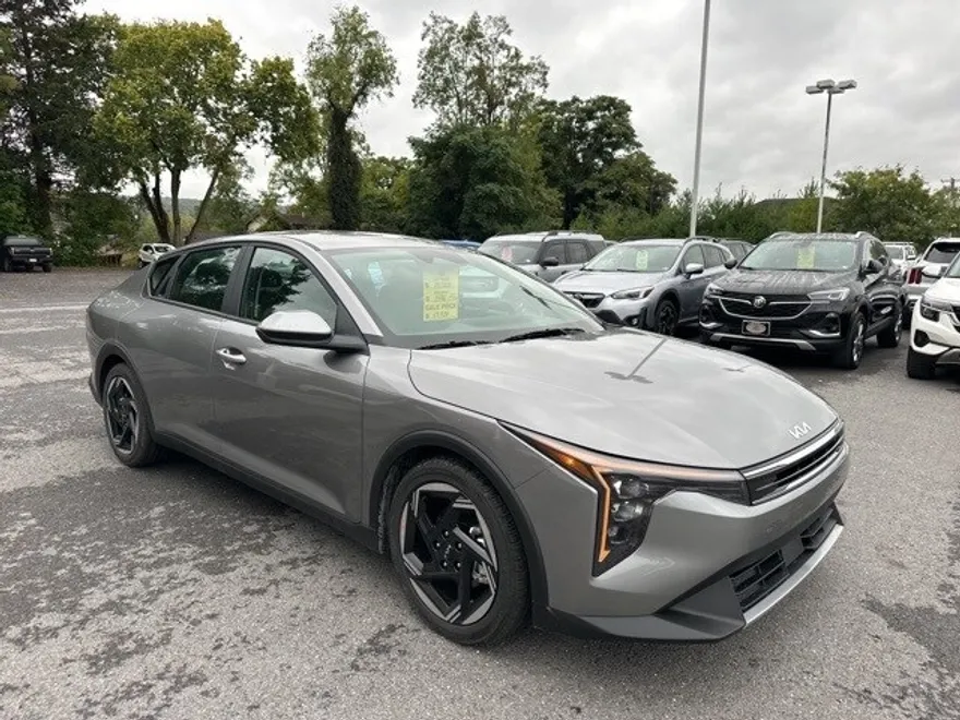 2025 Kia K4 EX photo 1
