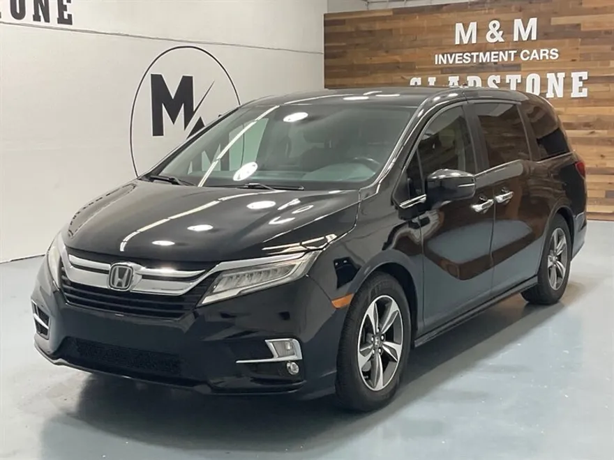 2018 Honda Odyssey Touring photo 1