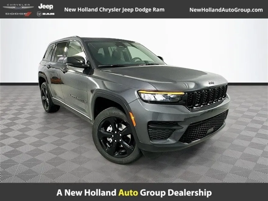 2025 Jeep Grand Cherokee Laredo photo 1