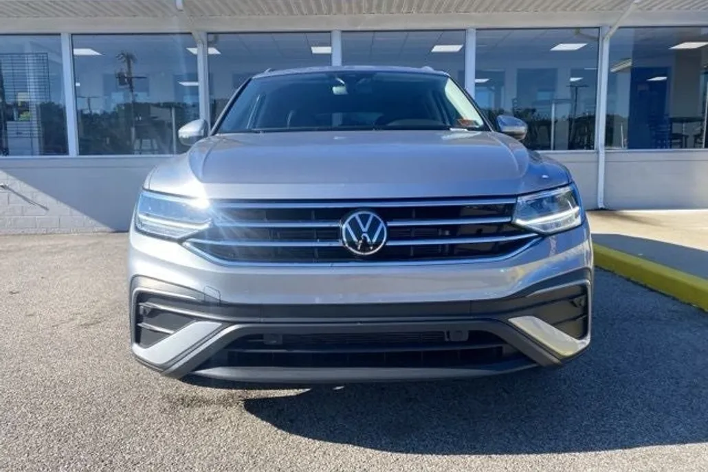 2024 Volkswagen Tiguan SE Wolfsburg Edition photo 1