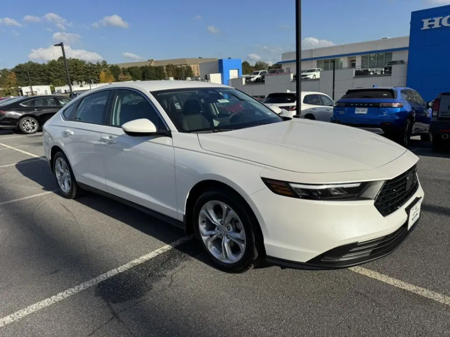 2025 Honda Accord LX photo 1