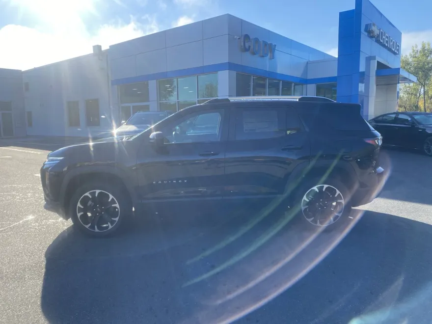 2026 Chevrolet Equinox LT photo 1